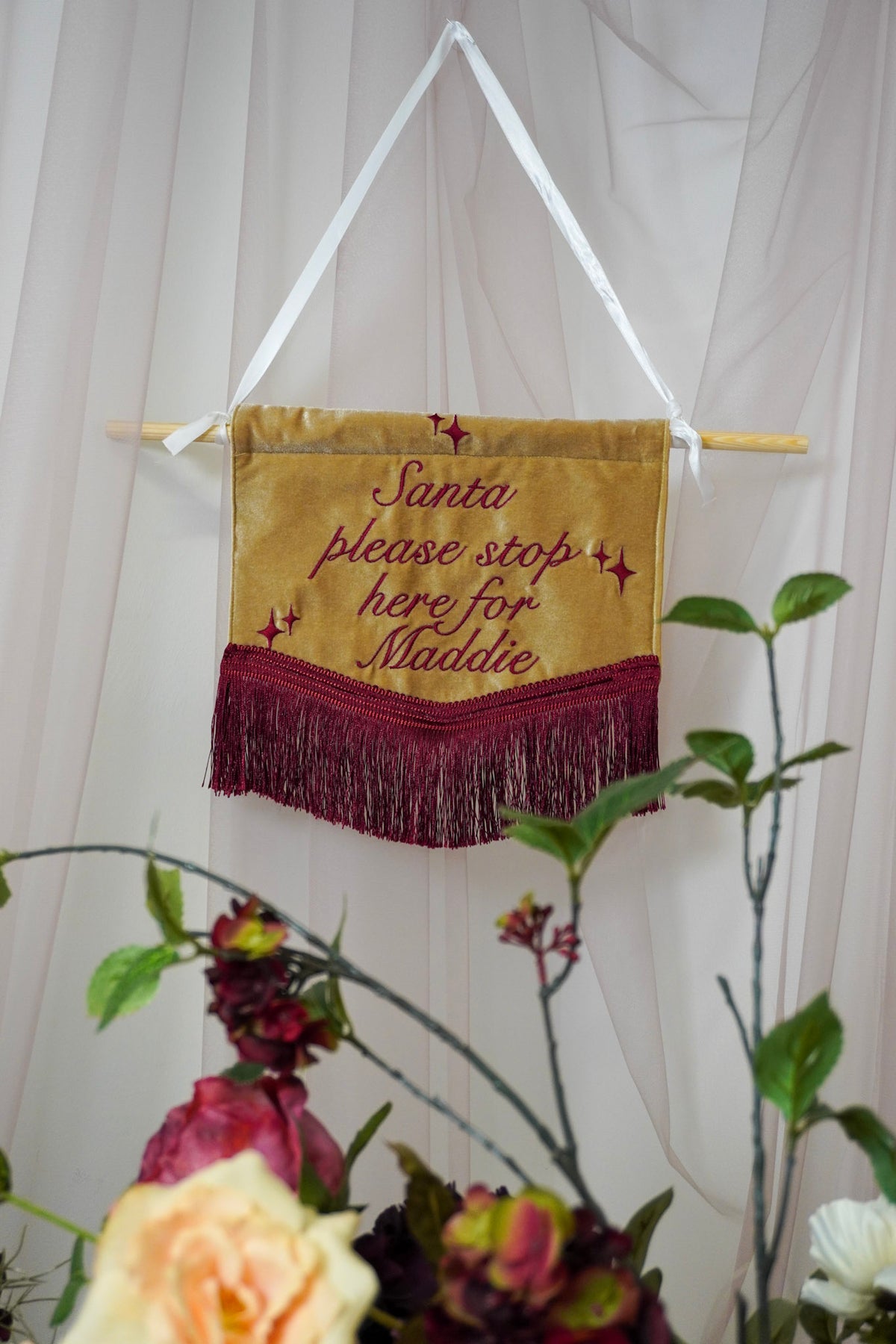 Santa Please Stop Here Custom Text Sign - Luxury Embroidered Velvet Christmas Decoration