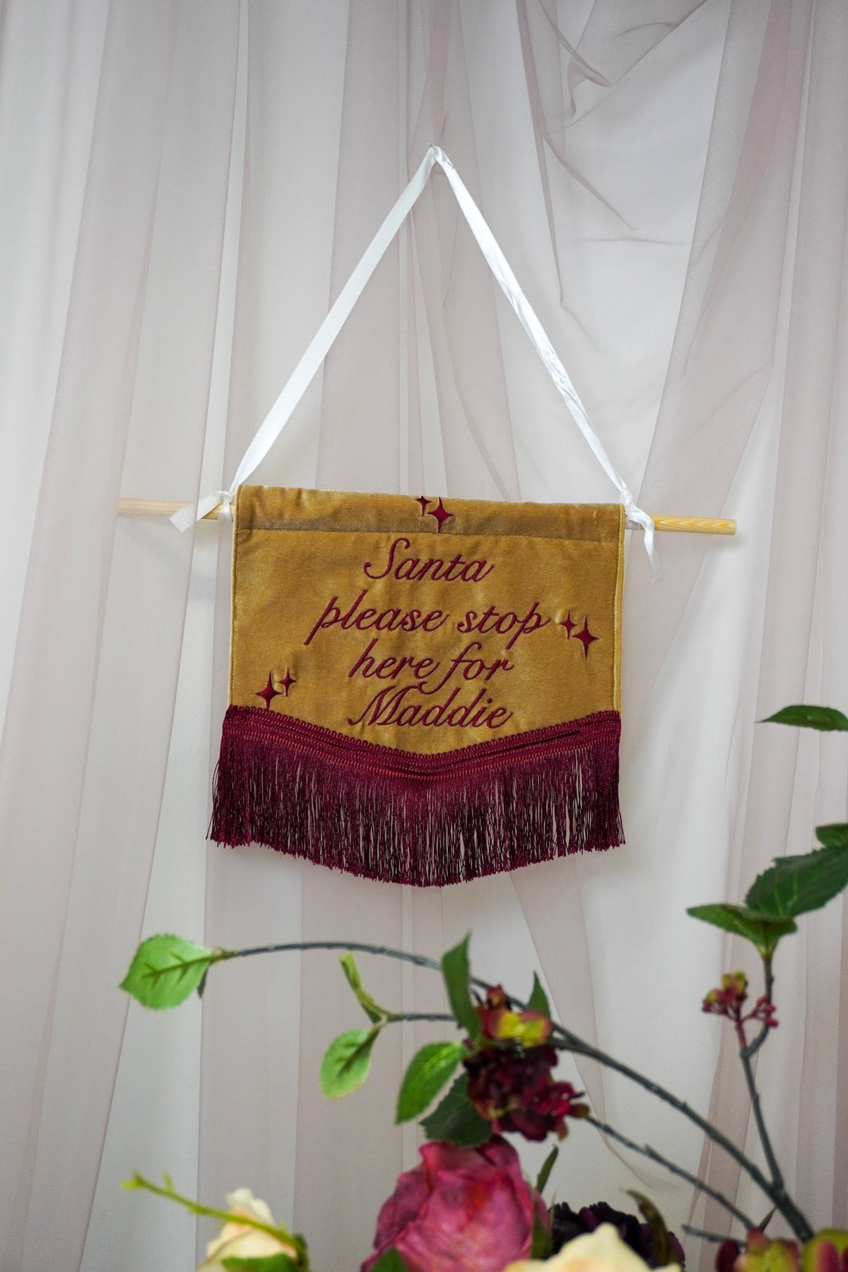 Santa Please Stop Here Custom Text Sign - Luxury Embroidered Velvet Christmas Decoration